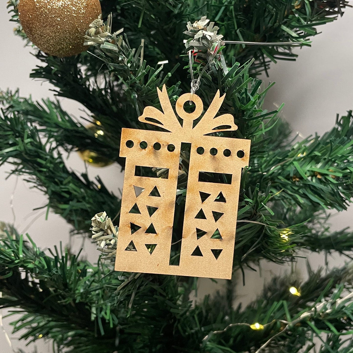 DIY Christmas Ornament - Gift Box