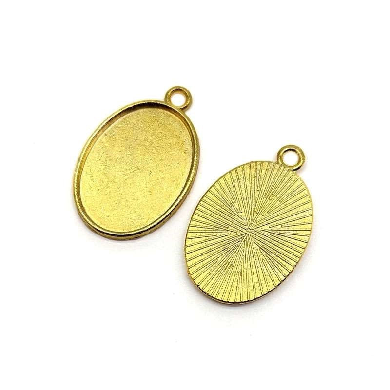 Oval Pendant