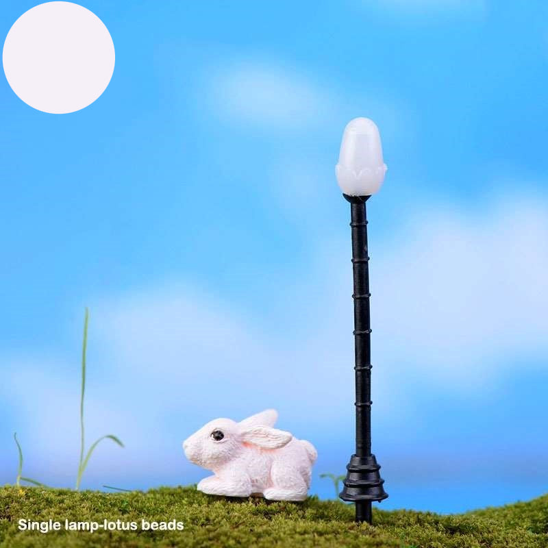 Street Light - Lotus Bead Miniatures
